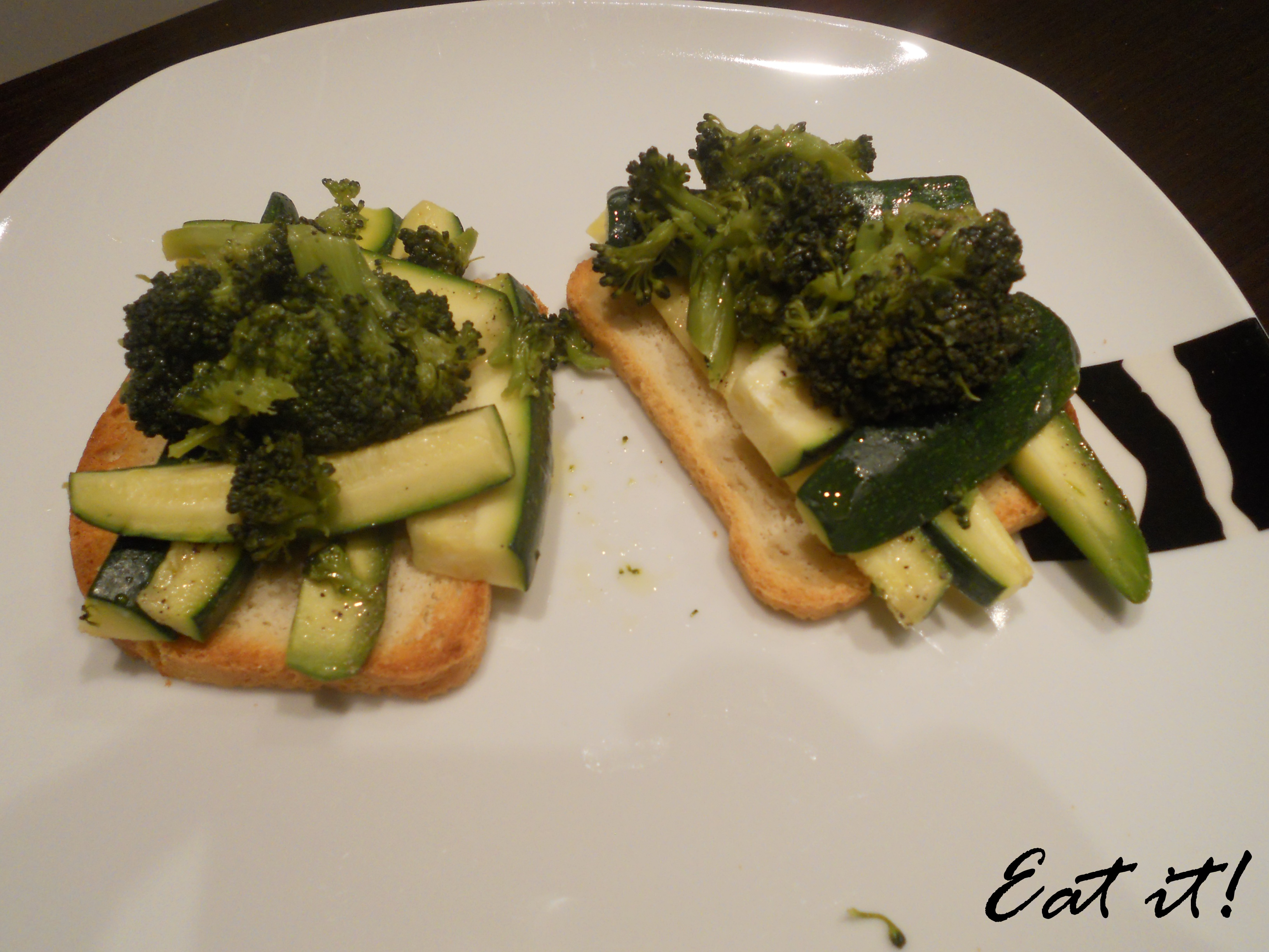 Uova fantasia - Pane in cassetta e verdure