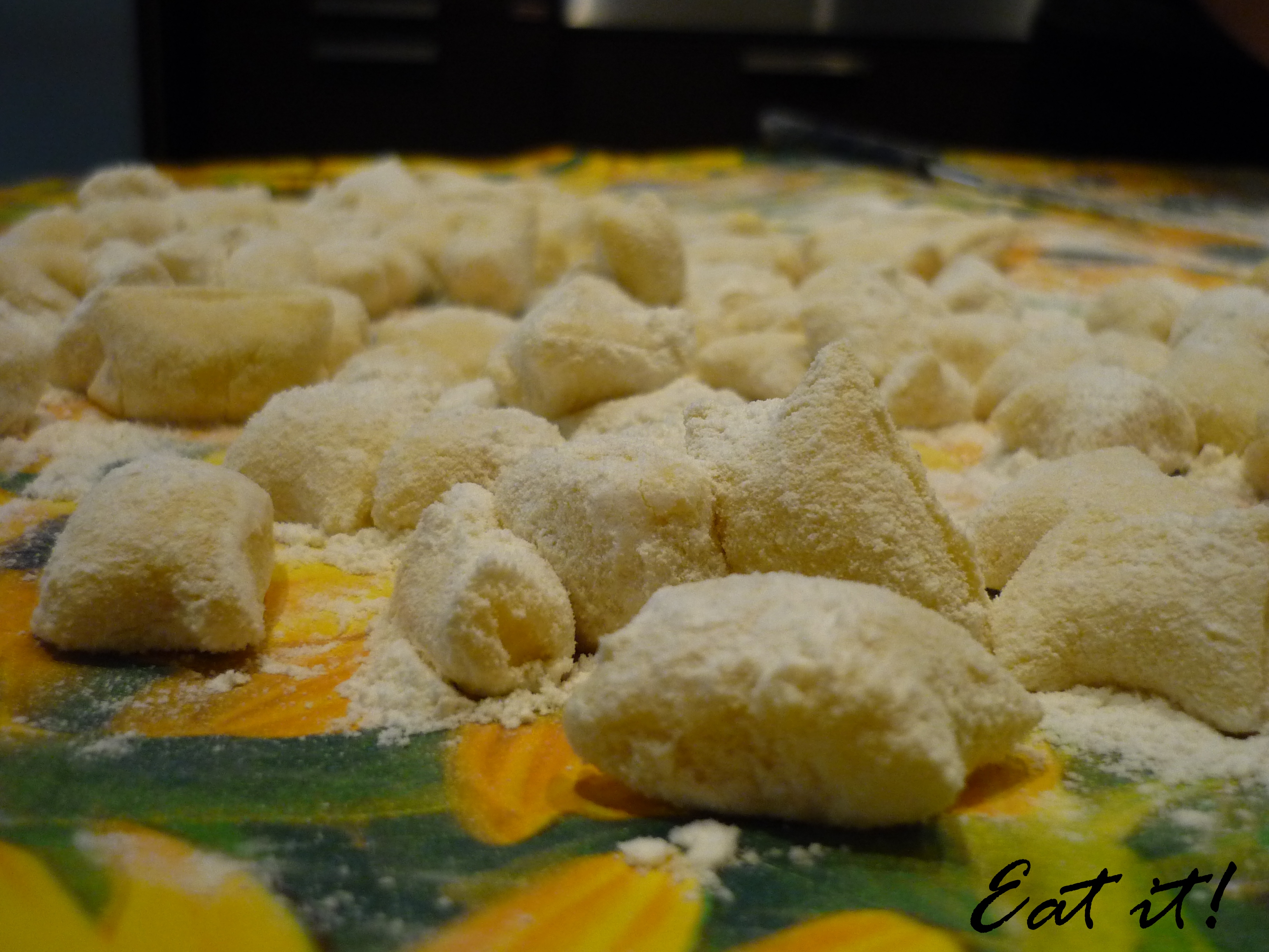 Gnocchi - Passarli nella farina