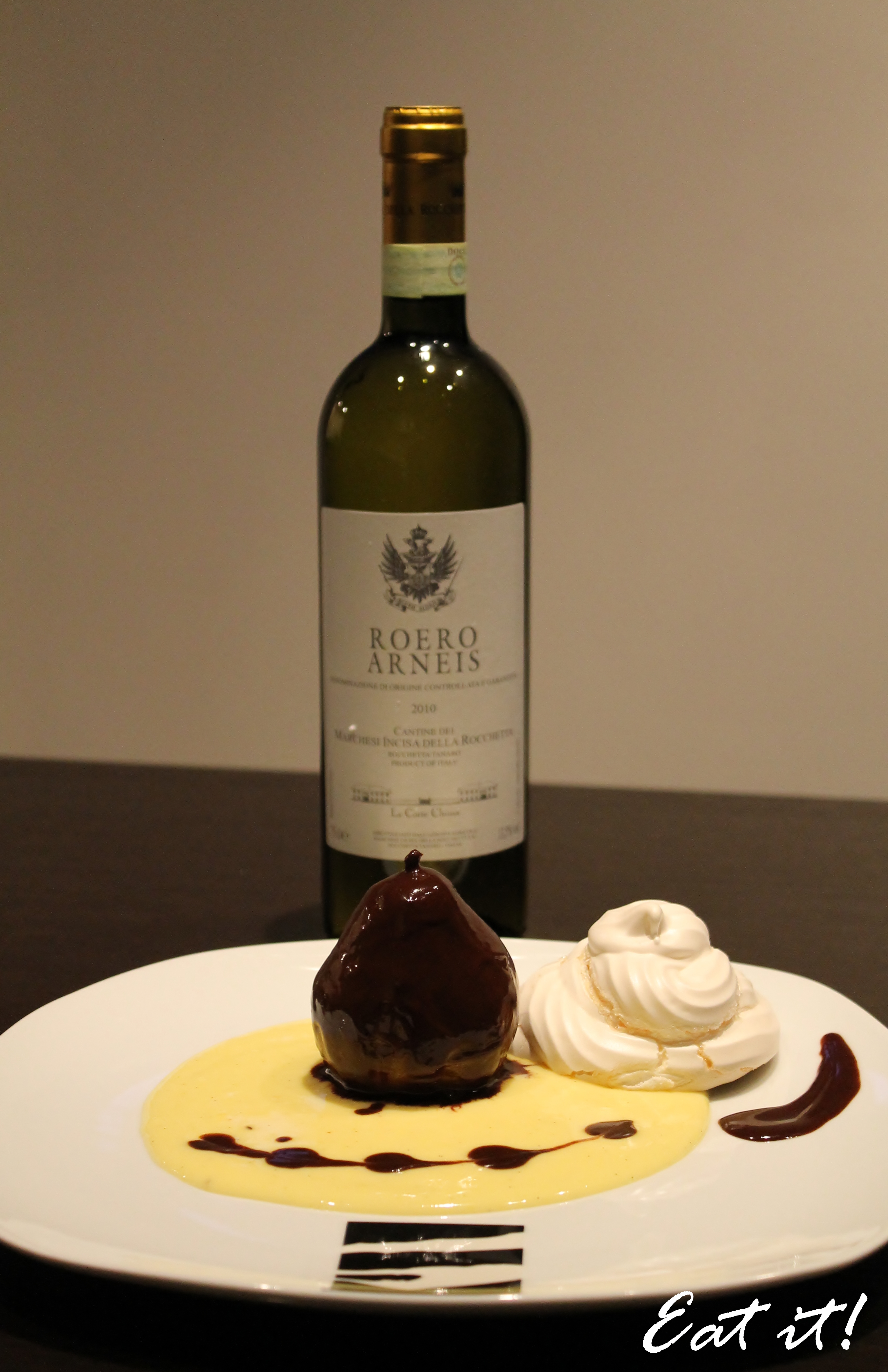 Pere Madernassa del Roero con cioccolato al rum, crema e meringa e Arnais Roero Marchesi Incisa della Rocchetta